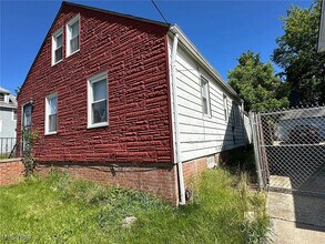 13601 Beachwood Ave in Cleveland, OH - Building Photo - Building Photo