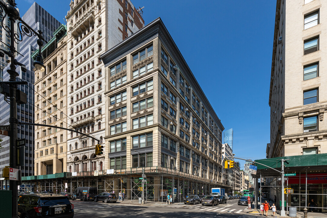 11 Warren St in New York, NY - Foto de edificio