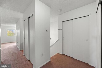 424 Meadowview Ln in Mont Clare, PA - Building Photo - Building Photo