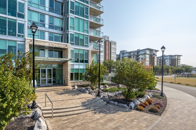 Central Tower Apartments in Edmonton, AB - Building Photo - Building Photo