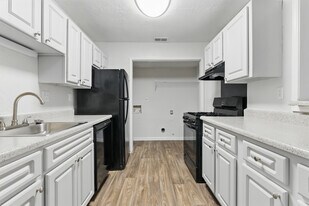 Birch Run Apartments in Clarkston, GA - Building Photo