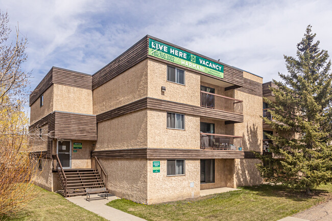 Millhurst Manor in Edmonton, AB - Building Photo - Building Photo