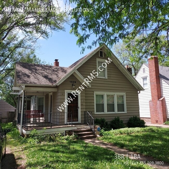 property at 1529 SW Medford Ave
