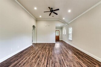 1605 W 13th Ave in Corsicana, TX - Building Photo - Building Photo