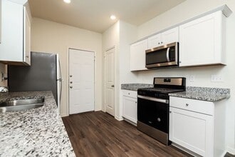 5102 Dawn Break in Saint Hedwig, TX - Building Photo - Building Photo