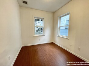 93A Hillside St, Unit #2 in Boston, MA - Building Photo - Building Photo