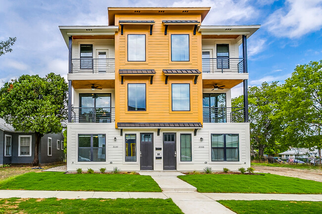 TCU Student Housing in Fort Worth, TX - Building Photo - Building Photo