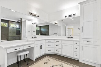 703 Cottonwood Creek Dr in Dripping Springs, TX - Building Photo - Building Photo