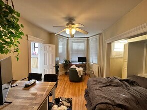 65 Burbank St, Unit 12 in Boston, MA - Foto de edificio - Building Photo