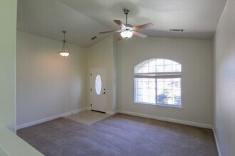 4561 Quinton Dr in Redding, CA - Building Photo - Building Photo