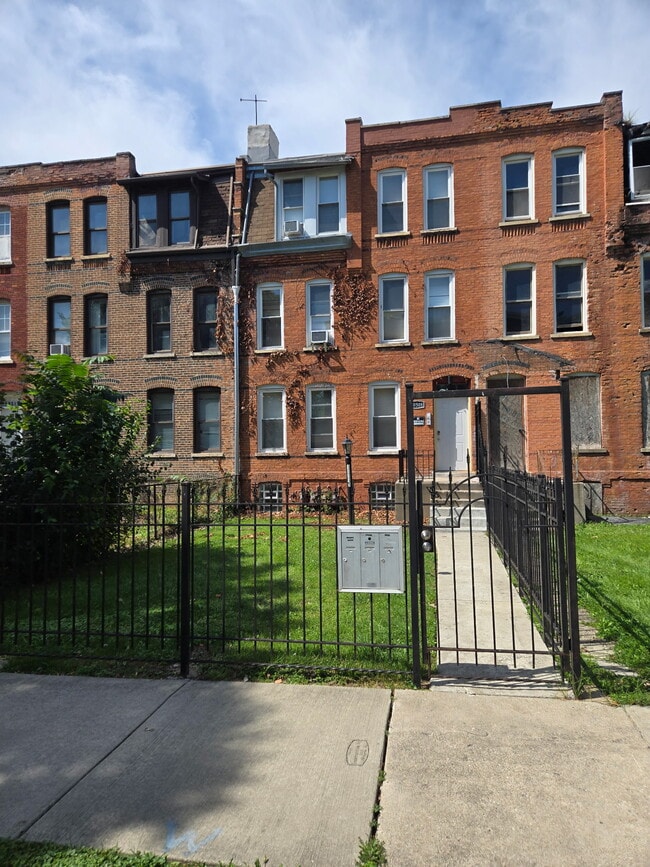 10508 S Maryland Ave, Unit Quiet Community