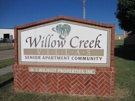 Willow Creek Villas in Ponca City, OK - Building Photo