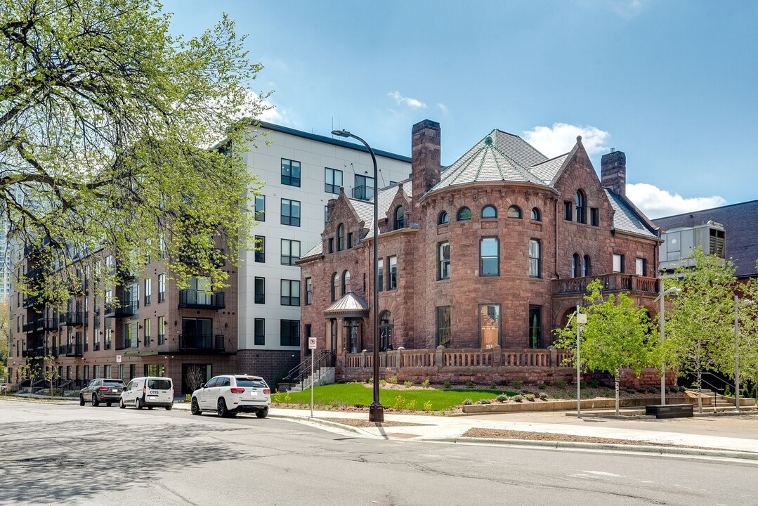 The Abbey Apartments in Minneapolis, MN - Building Photo