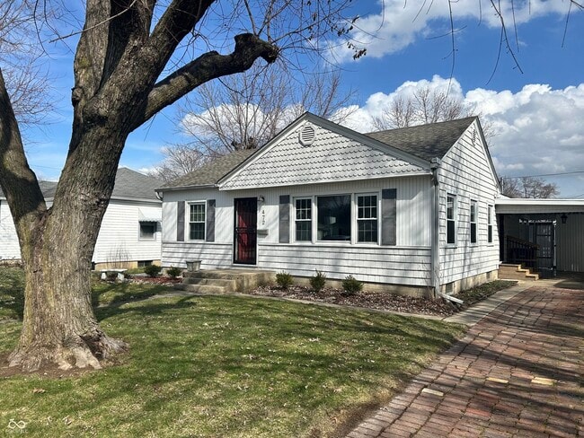 property at 472 N 17th St