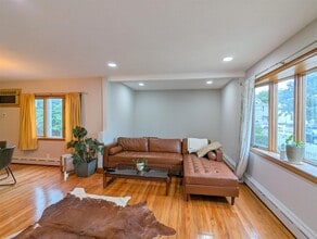 9 Goldsmith Ave in Medford, MA - Foto de edificio - Building Photo