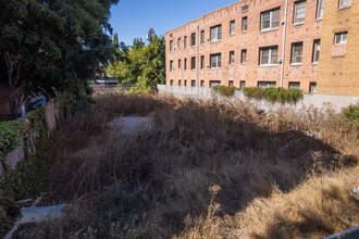 645 N Rossmore Ave in Los Angeles, CA - Foto de edificio - Building Photo