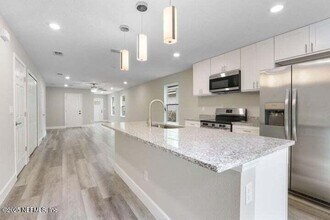 7932 Jasper Ave in Jacksonville, FL - Building Photo - Building Photo