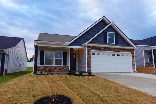 755 Spartan Commodor Ln in Inman, SC - Building Photo - Building Photo