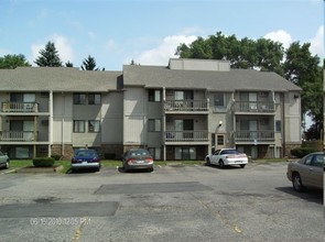 Cavanaugh West in Lansing, MI - Foto de edificio - Building Photo