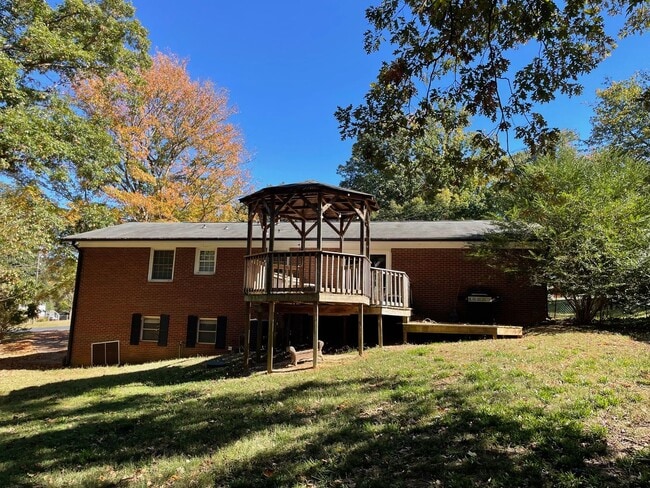 1125 Harvest Cir in Asheboro, NC - Foto de edificio - Building Photo