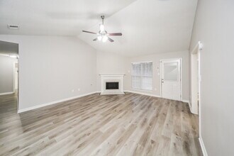 1679 Central Trails Dr in Southaven, MS - Foto de edificio - Building Photo