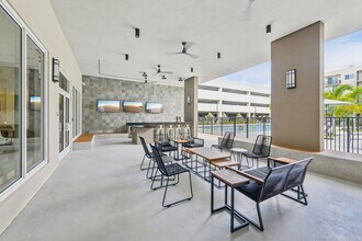 Resia North City in Fort Worth, TX - Foto de edificio - Building Photo