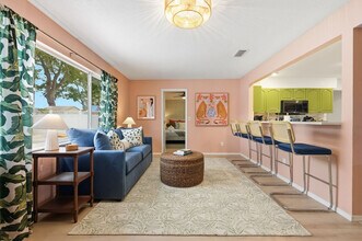 9155 125th St in Seminole, FL - Foto de edificio - Building Photo