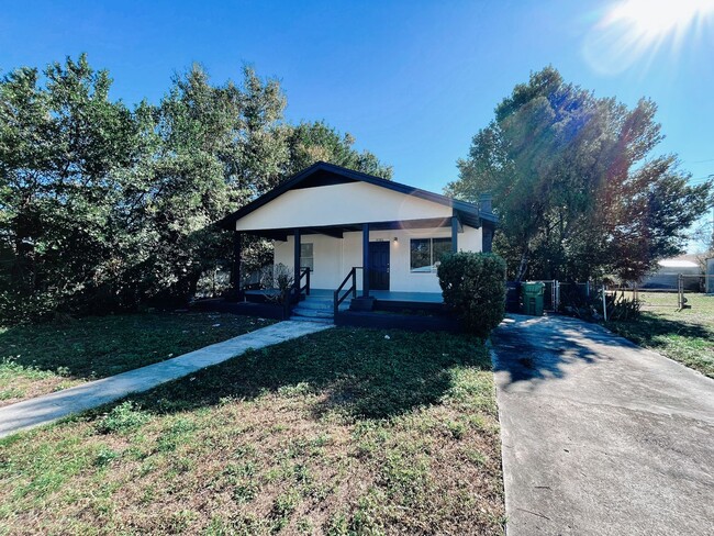 4106 W Arch St in Tampa, FL - Building Photo - Building Photo