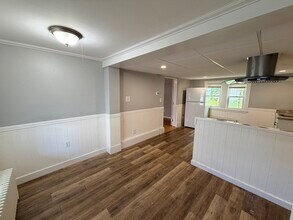146 Village St in Medway, MA - Building Photo - Building Photo