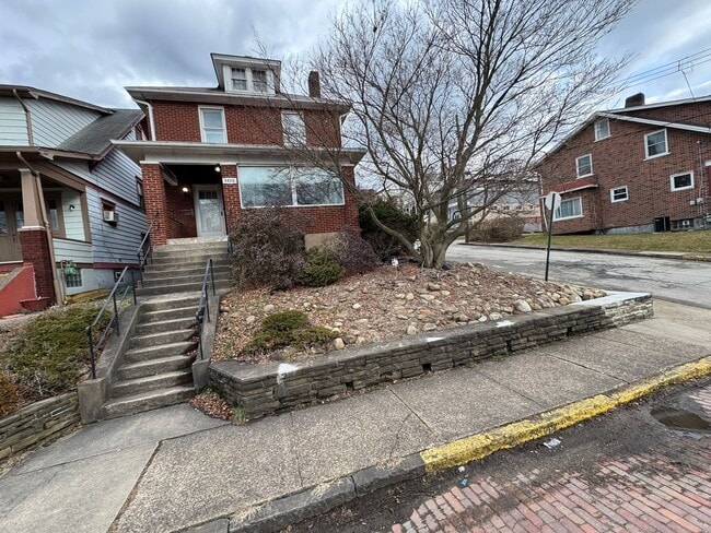 1415 Freemont St