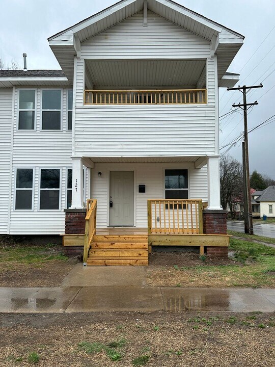 125-127 S Connor Ave in Joplin, MO - Building Photo