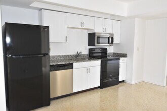 2472 NE 5th Ave in Boca Raton, FL - Building Photo - Building Photo