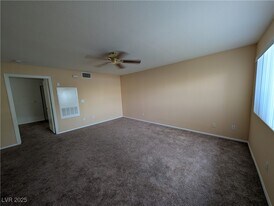 713 Anne Ln in Henderson, NV - Building Photo