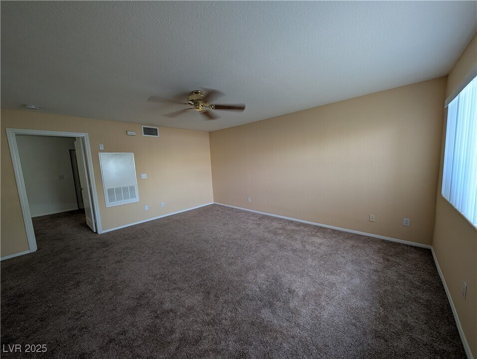 713 Anne Ln in Henderson, NV - Building Photo