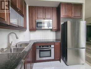 35-2835 Balmuto St in Toronto, ON - Building Photo - Building Photo