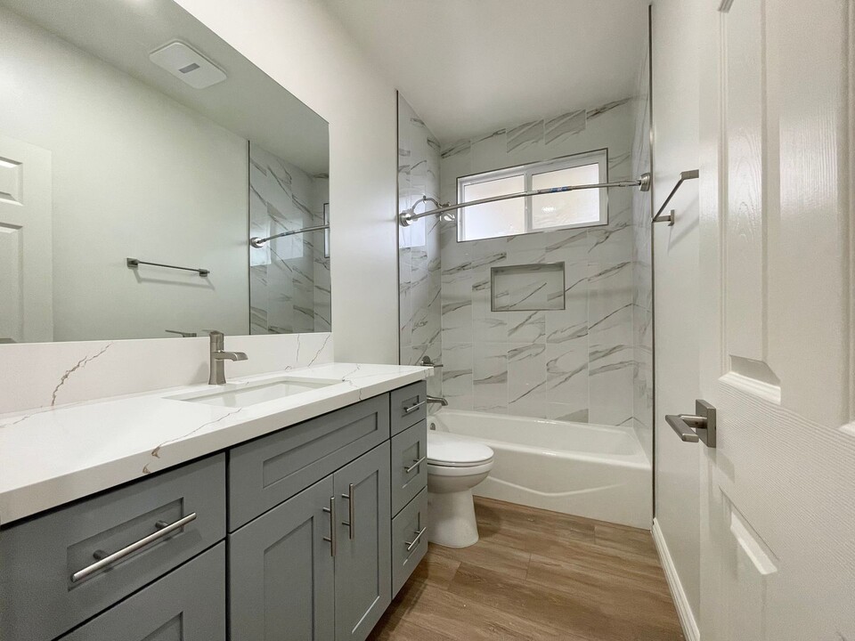 811 Camelia Dr-Unit -811 Camelia Drive -A in Port Hueneme, CA - Building Photo