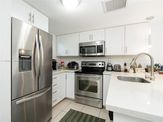 1325 NE 5th Ave in Fort Lauderdale, FL - Building Photo - Building Photo
