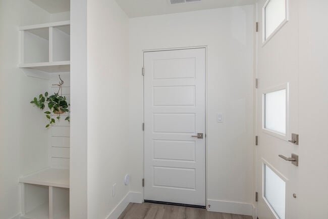 516 Violets Cove Ln in Garden City, ID - Building Photo - Building Photo