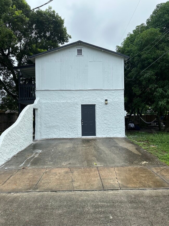 274 Bayberry Dr, Unit Downstairs in West Palm Beach, FL - Foto de edificio - Building Photo