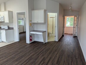 1020 S 3rd St in Mount Vernon, WA - Building Photo - Building Photo