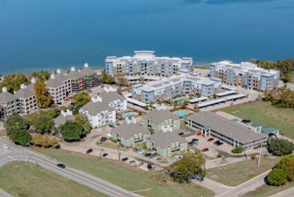 The Retreat at Faulkner Point in Garland, TX - Foto de edificio - Building Photo