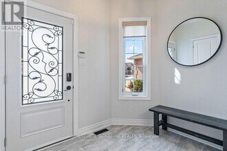 2129 Glenfield Rd in Oakville, ON - Building Photo - Building Photo