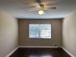 4158 Inverrary Dr in Lauderhill, FL - Building Photo - Building Photo