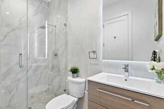 6025 JFK Blvd E in West New York, NJ - Building Photo - Building Photo