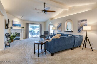 7596 Fawn Lake Dr N in Jacksonville, FL - Building Photo - Building Photo