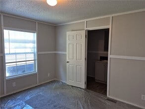 105 Brenthaven St in Elyria, OH - Building Photo - Building Photo