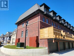 20 Lunar Cres in Mississauga, ON - Building Photo - Building Photo