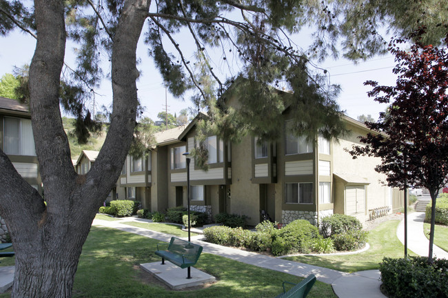 Home Terrace in San Diego, CA - Foto de edificio - Building Photo