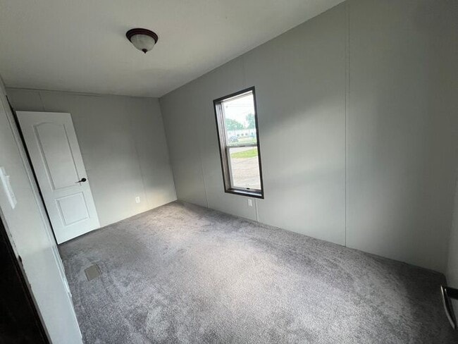 75 John Pride Ln in Manhattan, KS - Building Photo - Building Photo