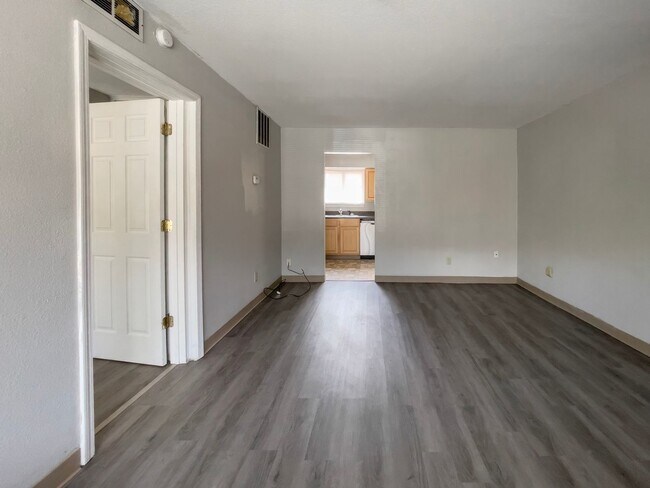 property at 1619 W Gilbert St